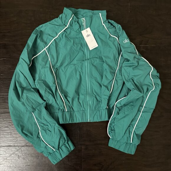 Alo Yoga Motivate Track Jacket & Shorts Set Green - Picture 3 of 5